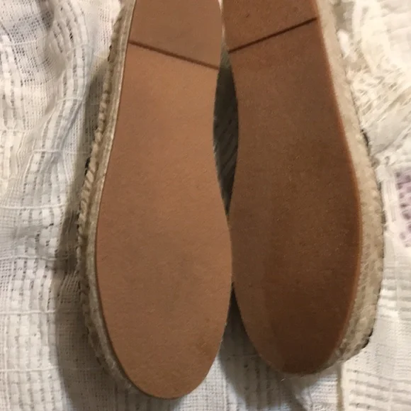 COPY - COPY - Johnny Was espadrilles - Picture 10 of 16